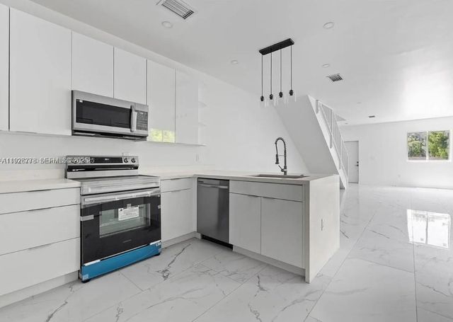 2145 NW 4th St 2145, Pompano Beach, FL 33069