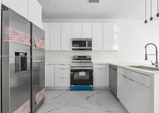 2145 NW 4th St 2145, Pompano Beach, FL 33069