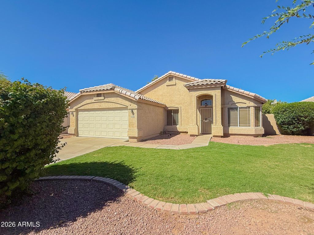 2336 E MANOR Drive, Gilbert, AZ 85296 — exterior