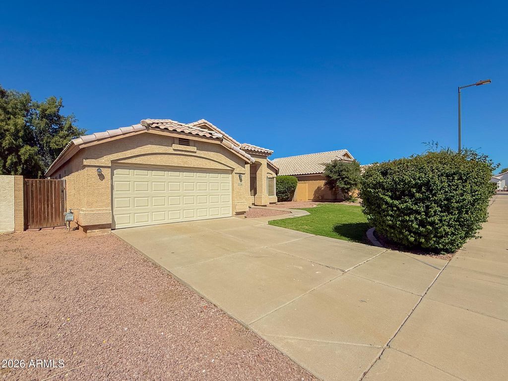 2336 E MANOR Drive, Gilbert, AZ 85296 — photo 2