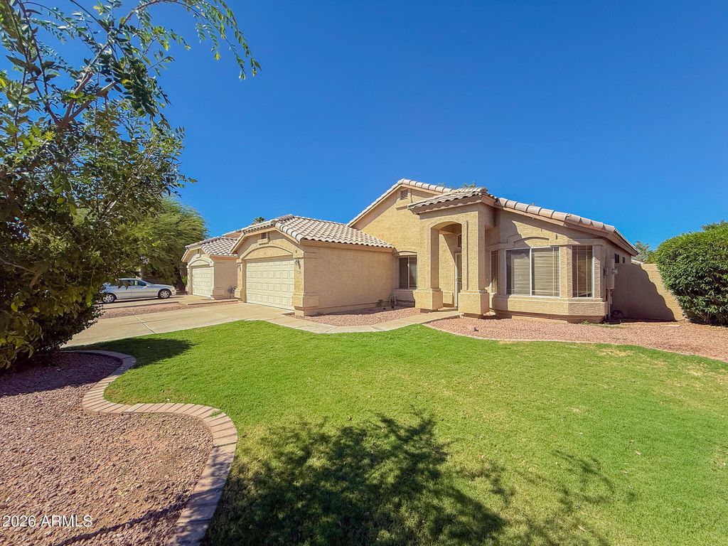 2336 E MANOR Drive, Gilbert, AZ 85296 — photo 3
