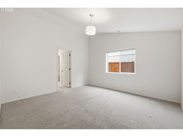 5320 SQUIRREL St, Springfield, OR 97478