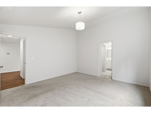 5320 SQUIRREL St, Springfield, OR 97478