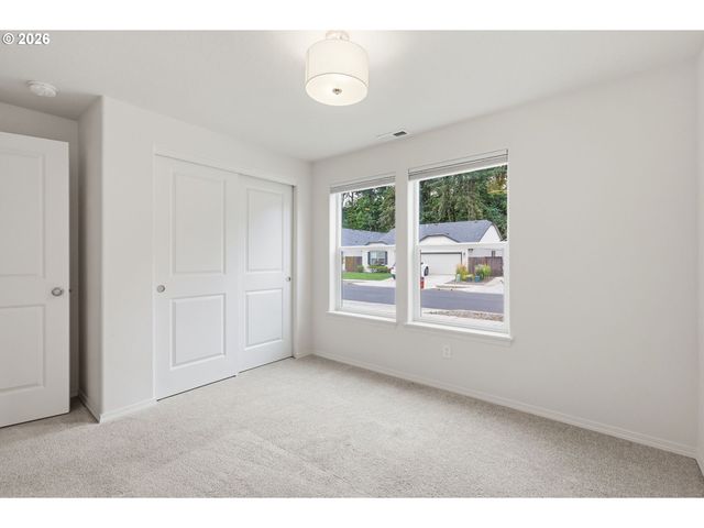 5320 SQUIRREL St, Springfield, OR 97478