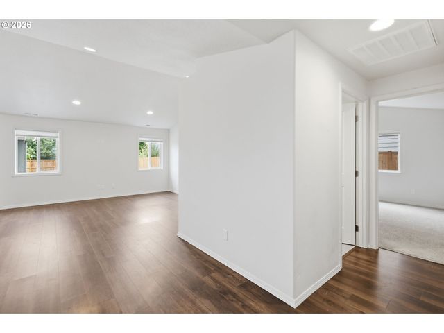 5320 SQUIRREL St, Springfield, OR 97478