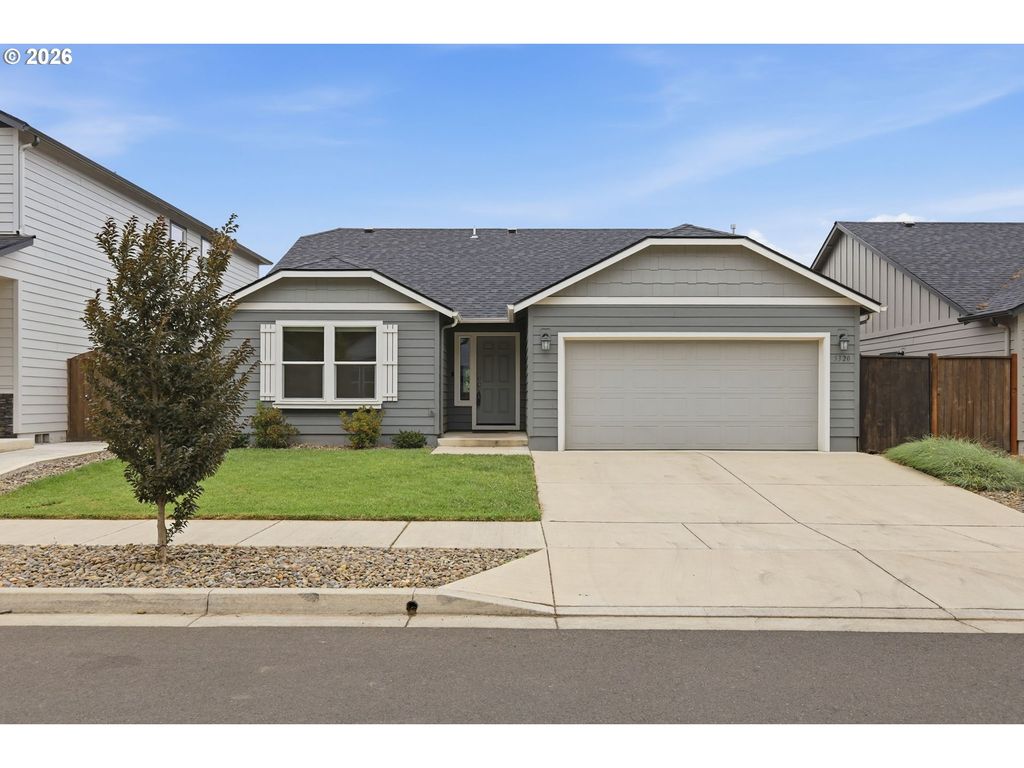5320 SQUIRREL St, Springfield, OR 97478