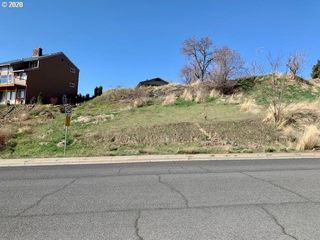 706 Nw 3RD Dr, Pendleton, OR 97801