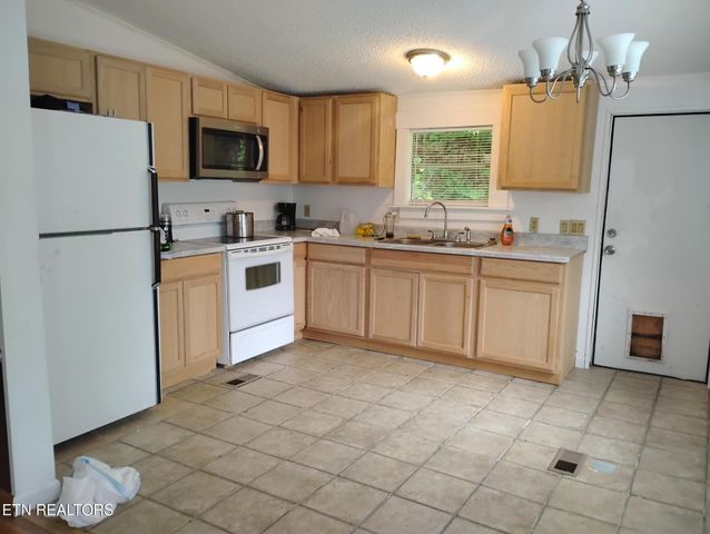 1009 Lin Creek Drive, Sevierville, TN 37876