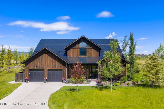 880 SHARP TAIL Court, Driggs, ID 83422