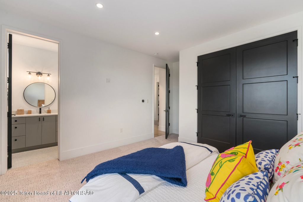 880 SHARP TAIL Court, Driggs, ID 83422 photo 18