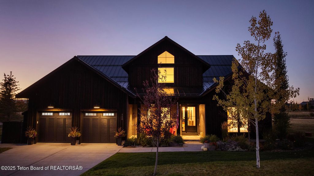 880 SHARP TAIL Court, Driggs, ID 83422 photo 3