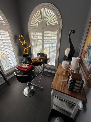 222 E Tall Oaks Circle, Palm Beach Gardens, FL 33410