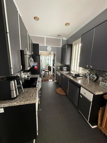 222 E Tall Oaks Circle, Palm Beach Gardens, FL 33410