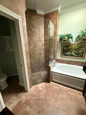 222 E Tall Oaks Circle, Palm Beach Gardens, FL 33410