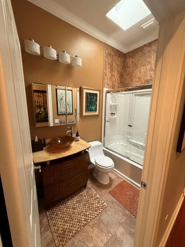 222 E Tall Oaks Circle, Palm Beach Gardens, FL 33410