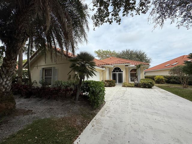 222 E Tall Oaks Circle, Palm Beach Gardens, FL 33410