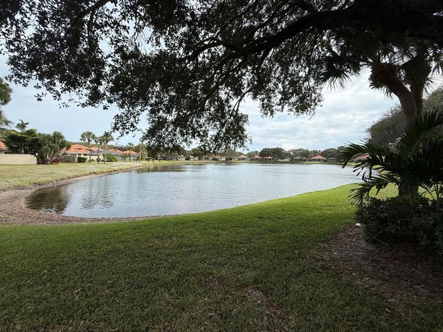222 E Tall Oaks Circle, Palm Beach Gardens, FL 33410