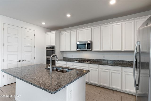 13042 E Cembeline Lane, Tucson, AZ 85747