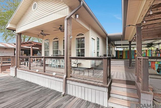 22460 Chinquapin Ave, Maurepas, LA 70449