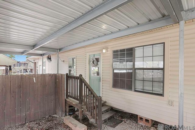 22460 Chinquapin Ave, Maurepas, LA 70449