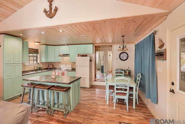 22460 Chinquapin Ave, Maurepas, LA 70449