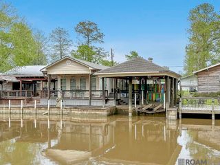 22460 Chinquapin Ave, Maurepas, LA 70449