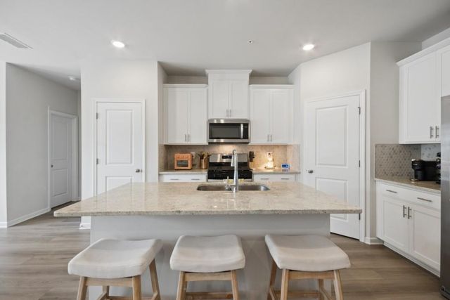 6386 Apalachee Way SE, Smyrna, GA 30126