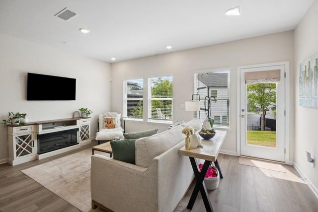 6386 Apalachee Way SE, Smyrna, GA 30126