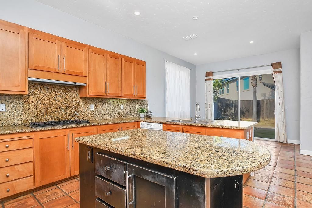 Image 10 of property listing at 2487 Stanford Way, Antioch, CA 94531