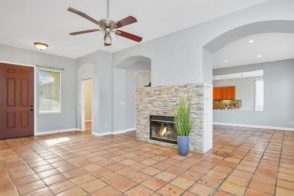 Image 6 of property listing at 2487 Stanford Way, Antioch, CA 94531