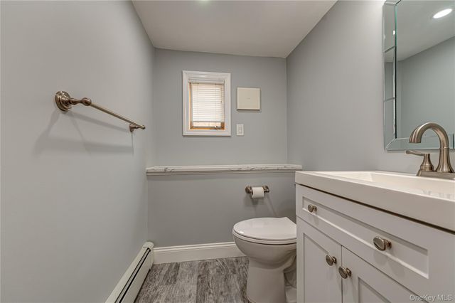 696 Peter Paul Drive, West Islip, NY 11795