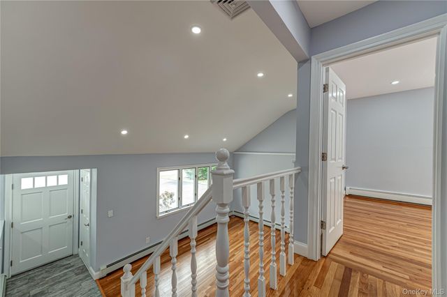 696 Peter Paul Drive, West Islip, NY 11795