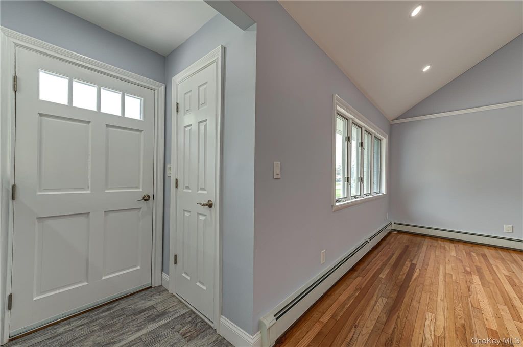 696 Peter Paul Drive, West Islip, NY 11795 — photo 4