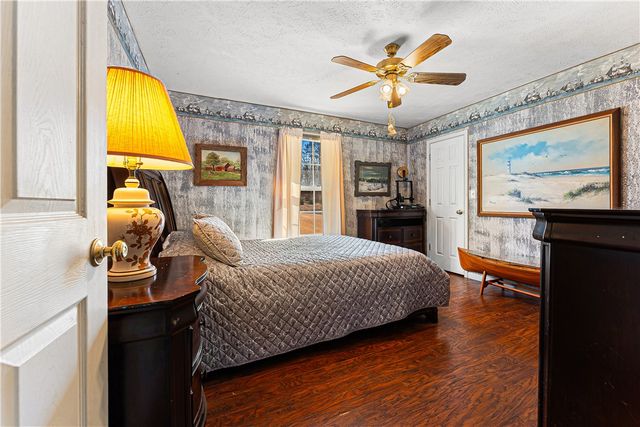 281 Cherokee Drive, Fair Play, SC 29643