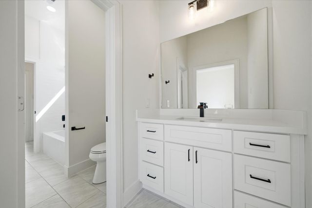 208 B E 31st Street, Houston, TX 77018