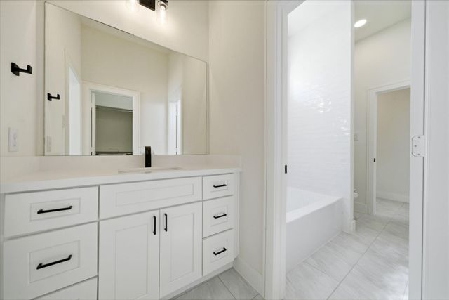 208 B E 31st Street, Houston, TX 77018