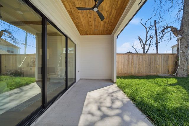 208 B E 31st Street, Houston, TX 77018
