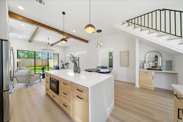 208 B E 31st Street, Houston, TX 77018