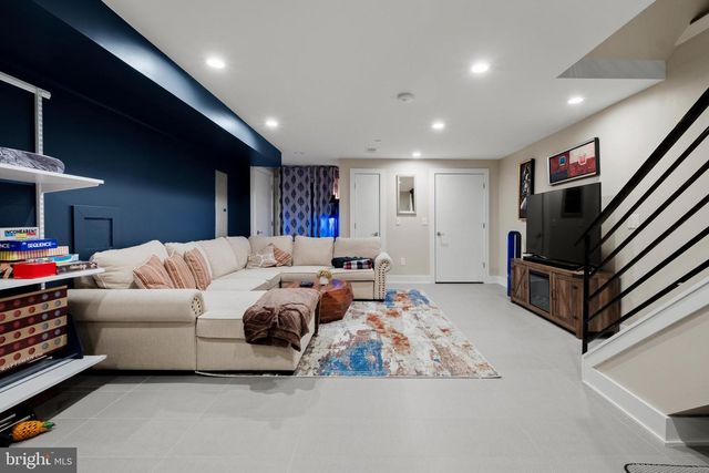 1121 EARL ST, Philadelphia, PA 19125