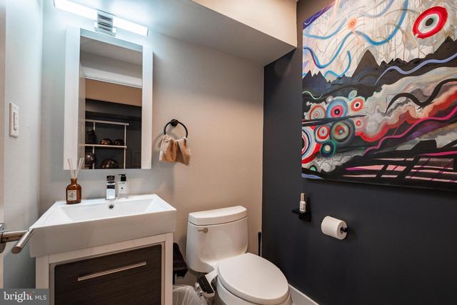 1121 EARL ST, Philadelphia, PA 19125