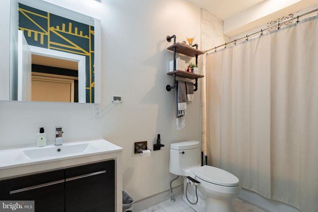 1121 EARL ST, Philadelphia, PA 19125