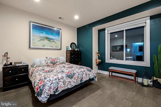 1121 EARL ST, Philadelphia, PA 19125