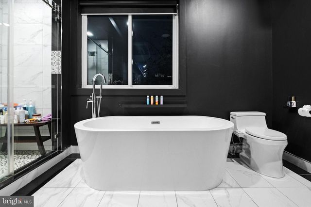 1121 EARL ST, Philadelphia, PA 19125