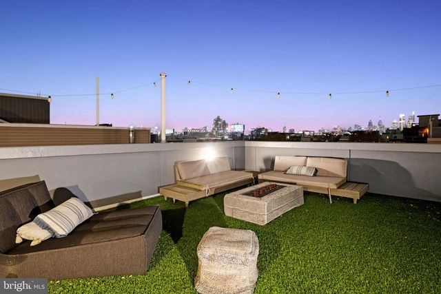 1121 EARL ST, Philadelphia, PA 19125