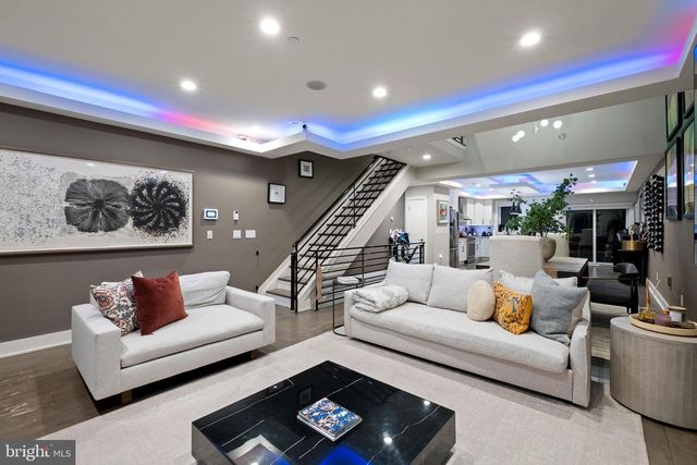 1121 EARL ST, Philadelphia, PA 19125