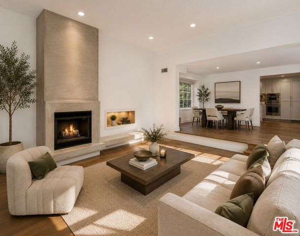 6467 Deep Dell Place, Los Angeles, CA 90068