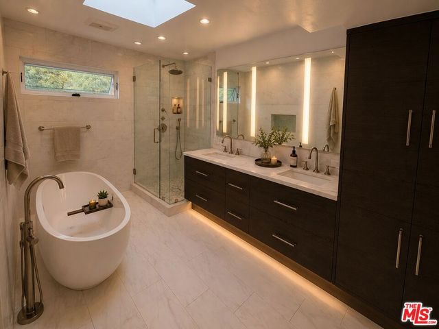 6467 Deep Dell Place, Los Angeles, CA 90068