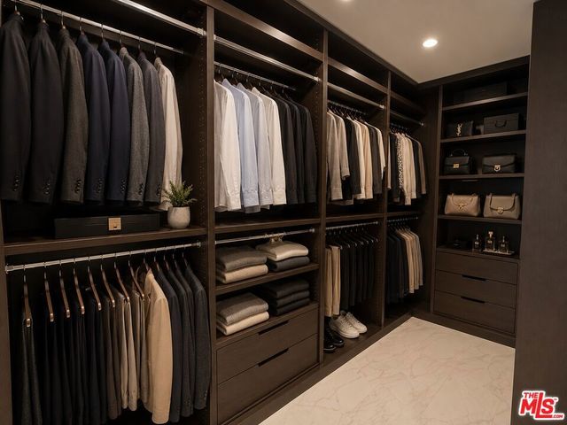 6467 Deep Dell Place, Los Angeles, CA 90068