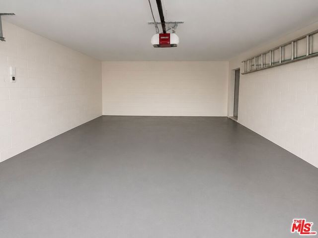 6467 Deep Dell Place, Los Angeles, CA 90068