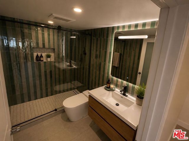6467 Deep Dell Place, Los Angeles, CA 90068